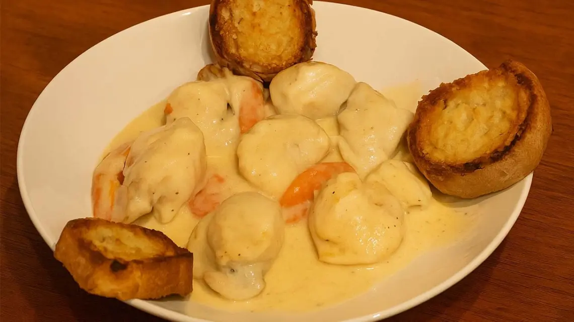 Noix de Saint-Jacques à la Crème Fraîche : une Entrée Chic Prête en 15 Minutes