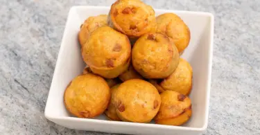 Petites bouchées au chorizo et gruyère : apéritif convivial prêt en 35 minutes