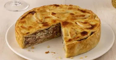 Tourte au Confit de Canard et Foie Gras : le Plat Réconfortant de l’Hiver