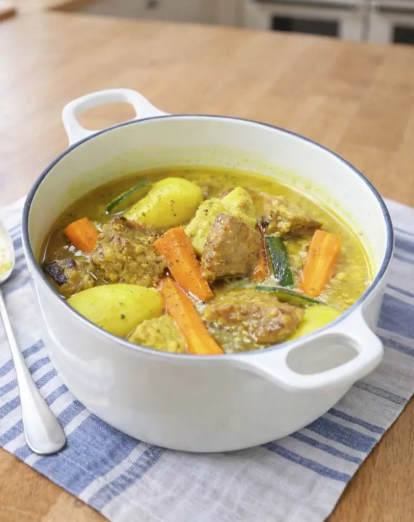 Colombo de porc aux légumes – recette antillaise facile et savoureuse