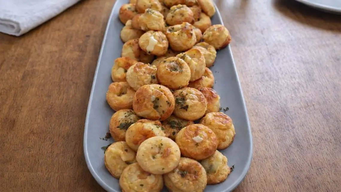 Petits fours au roquefort moelleux : recette facile et rapide pour l’apéritif