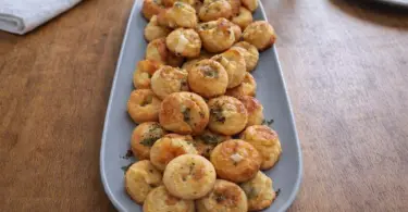 Petits fours au roquefort moelleux : recette facile et rapide pour l’apéritif