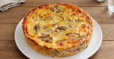 Quiche sans pâte au thon et champignons : plat équilibré prêt en 35 minutes