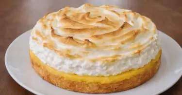 Tarte au citron meringuée sans beurre ultra moelleuse – prête en 40 minutes