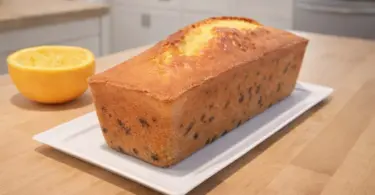 Cake à l’orange et aux pépites de chocolat : recette moelleuse et facile