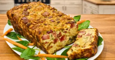 Cake au jambon cru et champignons – Idée simple pour buffet et pique-nique