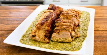 Filet mignon de porc à la sauce crémeuse aux herbes – recette facile