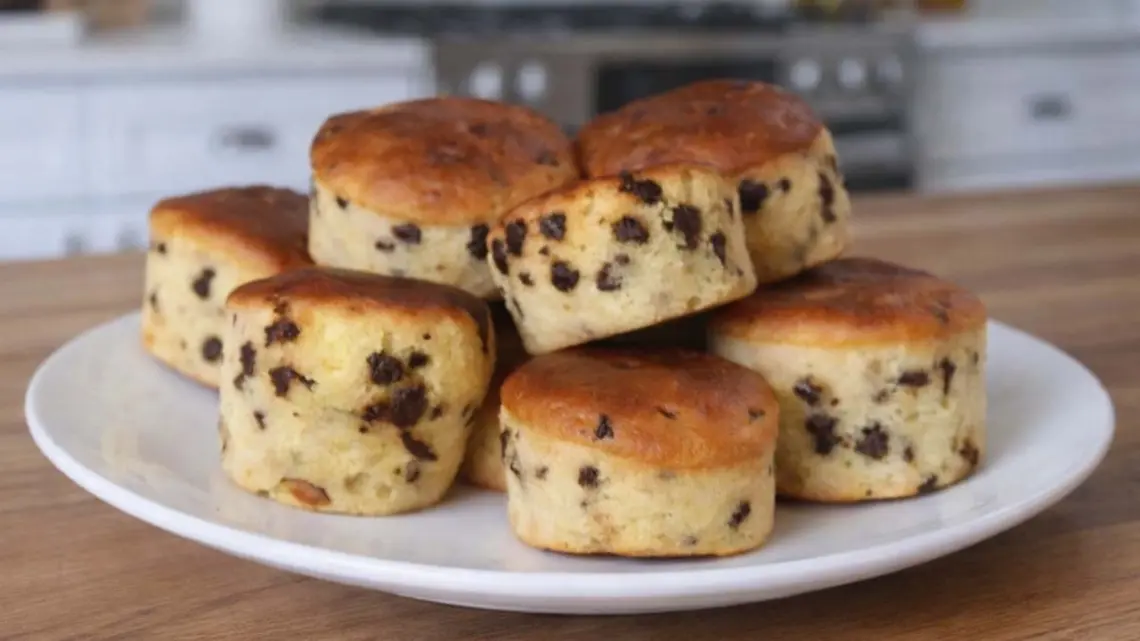 Muffins à l’orange et aux pépites de chocolat : recette facile et moelleuse