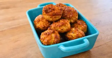 Bouchées au parmesan et pignons de pin : apéritif gourmand et rapide