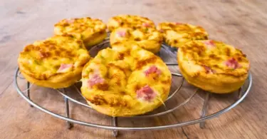 Minis tartelettes feuilletées aux champignons et jambon une recette apéro gourmande