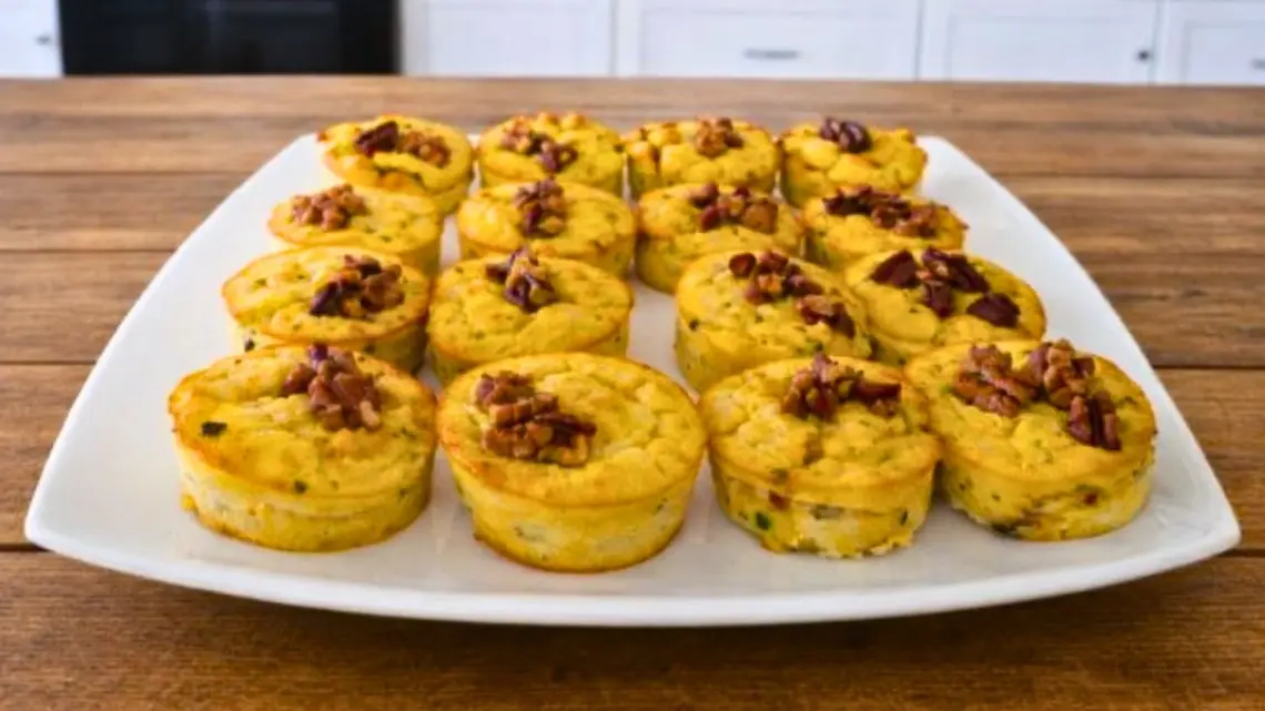 Muffins chèvre, miel et noix moelleux – recette facile au fromage