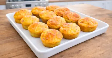 Muffins jambon-fromage faciles et moelleux prêts en 30 minutes !