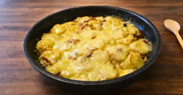 Pommes de terre fondantes au comté : un plat savoureux et rapide