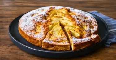 Gâteau aux pommes et spéculoos ultra moelleux – dessert maison irrésistible